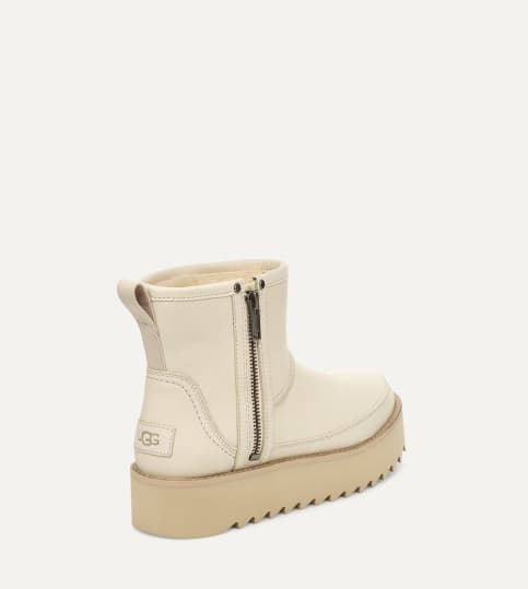 クラシック リベル バイカー ミニ 1105313｜クラシックブーツ｜UGG®（アグ）公式オンライン アウトレットストア